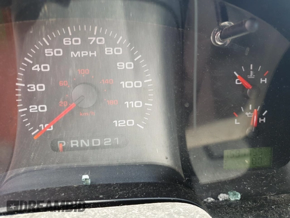 2004 Ford F-150 STX z VIN 1FTRX14W44NB09724, wystawiony jako Copart lot #63908855 z przebiegiem 159 715 mil mil oraz Szkoda całkowita • Salvage title. Historia ofert i sprzedaży dostępna na DreamBid. Obrazek 9.