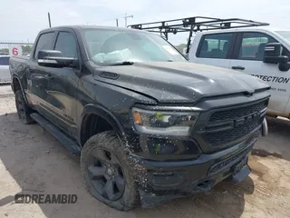 2020 Ram 1500 Big Horn z VIN 1C6SRFFTXLN294329, wystawiony jako IAAI lot #42037935 z przebiegiem 85 761 mil mil oraz . Historia ofert i sprzedaży dostępna na DreamBid. Obrazek 1.