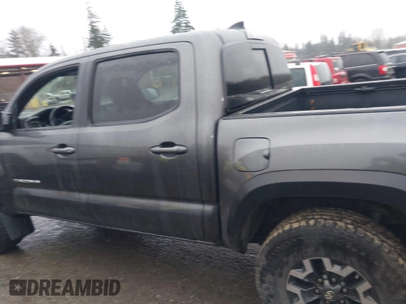 2017 Toyota Tacoma SR5 z VIN 3TMCZ5AN2HM084549, wystawiony jako IAAI lot #41834454 z przebiegiem 143 387 mil mil oraz . Historia ofert i sprzedaży dostępna na DreamBid. Obrazek 15.