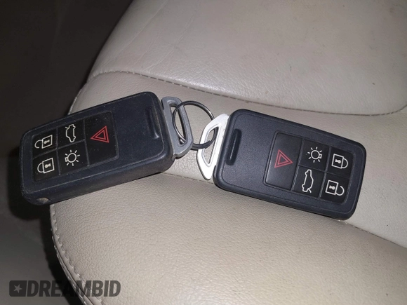 2015 Volvo XC60 T6 с VIN YV4902RKXF2687103, выставлен на аукционе IAAI как лот 41467485 с пробегом 97 004 миль миль и . История ставок и продаж доступна на DreamBid. Изображение 11.