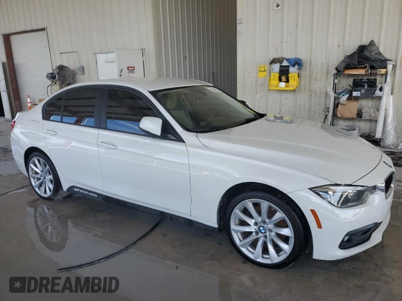 2018 BMW 3 Series 320i with VIN WBA8E1G5XJNU90685, listed as a Copart auction lot 50307935 with 84,613 mi miles and Salvage Title. Bid and sale history available at carsss.com. Image 4.
