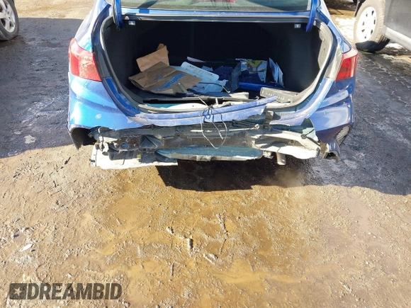 2023 Kia Forte LXS z VIN 3KPF24AD6PE504664, wystawiony jako IAAI lot #41478917 z przebiegiem 48 588 mil mil oraz . Historia ofert i sprzedaży dostępna na DreamBid. Obrazek 6.