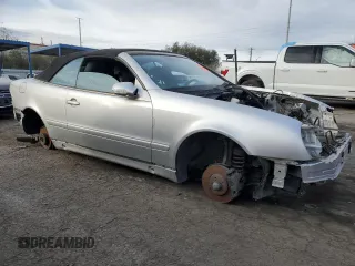2001 Mercedes-Benz CLK 320/430 with VIN WDBLK70G51T092055, listed as a Copart auction lot 38913294 with Not Provided miles and Non Repairable. Bid and sale history available at carsss.com. Image 4.
