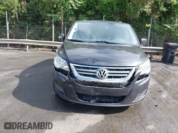 2012 Volkswagen Routan SE with VIN 2C4RVABG3CR293458, listed as a IAAI auction lot 42210411 with 139,390 mi miles and . Bid and sale history available at DreamBid. Image 6.