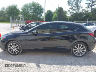 2016 Mazda 3 S Grand Touring z VIN JM1BM1N37G1287136, wystawiony jako IAAI lot #42171368 z przebiegiem 155 685 mil mil oraz . Historia ofert i sprzedaży dostępna na DreamBid. Obrazek 14.