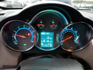 2015 Chevrolet Cruze LT with VIN 1G1PC5SB9F7270306, listed as a Copart auction lot 81076604 with 117,000 mi miles and Salvage Title. Bid and sale history available at carsss.com. Image 9.