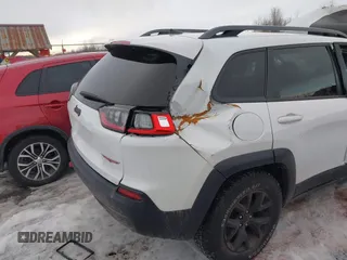 2019 Jeep Cherokee Trailhawk Elite with VIN 1C4PJMBX0KD362287, listed as a IAAI auction lot 41656425 with 87,641 mi miles. Bid and sale history available at carsss.com. Image 17.