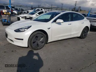 2019 Tesla Model 3 Mid Range with VIN 5YJ3E1EA5KF485116, listed as a Copart auction lot 49289295 with 39,911 mi miles and Salvage Title. Bid and sale history available at DreamBid. Image 1.