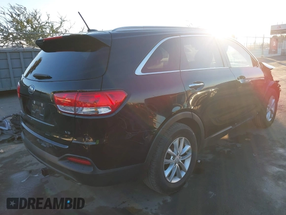 2018 Kia Sorento LX with VIN 5XYPG4A59JG368796, listed as a IAAI auction lot 41321385 with 78,308 mi miles and . Bid and sale history available at DreamBid. Image 4.