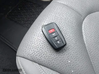 2020 Toyota Avalon Limited with VIN 4T1DZ1FBXLU049687, listed as a IAAI auction lot 42016417 with 36,331 mi miles. Bid and sale history available at carsss.com. Image 11.