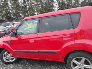 2010 Kia Soul + with VIN KNDJT2A27A7190198, listed as a IAAI auction lot 41756701 with 171,947 mi miles. Bid and sale history available at carsss.com. Image 14.
