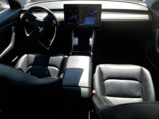 2018 Tesla Model 3 Long Range Battery z VIN 5YJ3E1EB8JF120548, wystawiony jako Copart lot #49389795 z przebiegiem 68 884 mil mil oraz Szkoda całkowita • Salvage title. Historia ofert i sprzedaży dostępna na DreamBid. Obrazek 8.