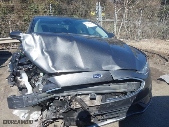 2019 Ford Fusion Hybrid SE with VIN 3FA6P0LU1KR235021, listed as a IAAI auction lot 41660786 with 93,331 mi miles. Bid and sale history available at carsss.com. Image 12.
