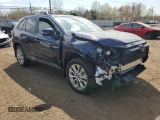 2025 Toyota RAV4 XLE Premium z VIN 2T3A1RFV4SW513551, wystawiony jako Copart lot #54140275 z przebiegiem 1 480 mil mil oraz Szkoda całkowita • Salvage title. Historia ofert i sprzedaży dostępna na DreamBid. Obrazek 4.