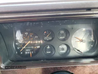 1983 Chevrolet El Camino z VIN 1GCCW80H3DR263522, wystawiony jako Copart lot #77114724 z przebiegiem 96 124 mil mil oraz Nie do naprawy • Non repairable. Historia ofert i sprzedaży dostępna na DreamBid. Obrazek 9.