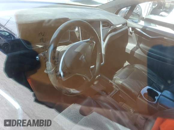 2016 Tesla Model X 70D z VIN 5YJXCBE20GF022698, wystawiony jako Copart lot #55328535 z przebiegiem Nie podano mil oraz Szkody całkowita. Historia ofert i sprzedaży dostępna na DreamBid. Obrazek 8.