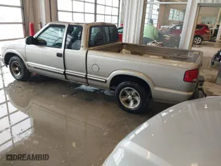 1999 Chevrolet S-10 LS with VIN 1GCCS19XXX8176546, listed as a IAAI auction lot 41587346 with 182,642 mi miles. Bid and sale history available at carsss.com. Image 3.