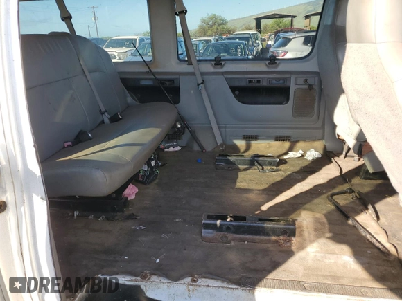 2012 Ford Econoline Passenger XL z VIN 1FBSS3BL8CDA42283, wystawiony jako Copart lot #45520535 z przebiegiem 114 707 mil mil oraz Szkoda całkowita • Salvage title. Historia ofert i sprzedaży dostępna na DreamBid. Obrazek 11.