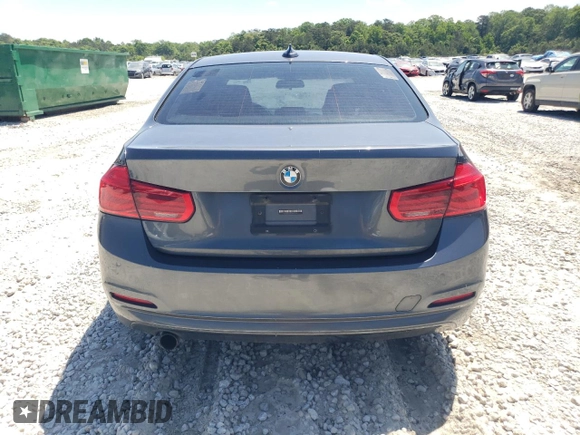 2016 BMW 3 Series 320i z VIN WBA8E1G50GNT35233, wystawiony jako Copart lot #55823885 z przebiegiem 223 210 mil mil oraz Czysty tytuł • Clean title. Historia ofert i sprzedaży dostępna na DreamBid. Obrazek 6.