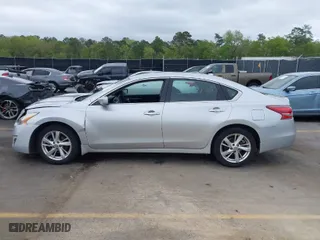 2013 Nissan Altima 2.5 SL with VIN 1N4AL3AP7DC141778, listed as a IAAI auction lot 41920140 with 223,176 mi miles. Bid and sale history available at carsss.com. Image 14.