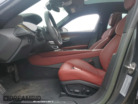 2024 Audi e-tron GT Premium Plus z VIN WAUFJBFW0R7000208, wystawiony jako Copart lot #49434575 z przebiegiem 7 765 mil mil oraz Szkoda całkowita • Salvage title. Historia ofert i sprzedaży dostępna na DreamBid. Obrazek 7.