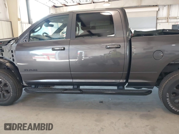 2022 Ram 2500 Big Horn with VIN 3C6UR5DJ8NG263368, listed as a IAAI auction lot 40072610 with 17,293 mi miles and . Bid and sale history available at DreamBid. Image 15.