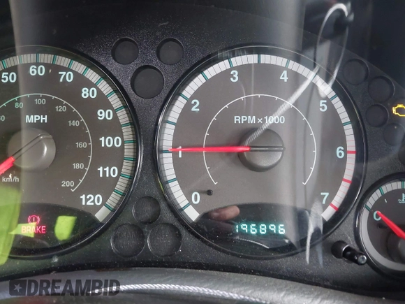 2007 Jeep Liberty Sport with VIN 1J4GK48K97W525047, listed as a IAAI auction lot 42022247 with 196,896 mi miles. Bid and sale history available at carsss.com. Image 7.