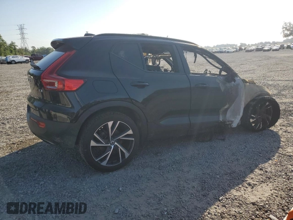 2020 Volvo XC40 R-Design with VIN YV4162UM8L2184542, listed as a Copart auction lot 54740645 with Not provided miles and Non repairable. Bid and sale history available at DreamBid. Image 3.