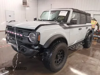 2022 Ford Bronco with VIN 1FMEE5DH4NLB88639, listed as a IAAI auction lot 41597123 with 31,897 mi miles. Bid and sale history available at carsss.com. Image 18.