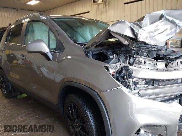 2022 Chevrolet Trax LT with VIN KL7CJPSM6NB540819, listed as a IAAI auction lot 41681957 with 29,187 mi miles. Bid and sale history available at carsss.com. Image 13.