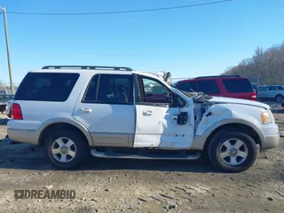 2005 Ford Expedition Eddie Bauer with VIN 1FMFU18505LB03828, listed as a IAAI auction lot 41326110 with 218,637 mi miles. Bid and sale history available at carsss.com. Image 13.