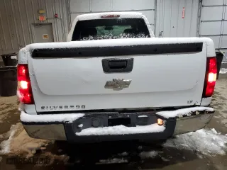 2007 Chevrolet Silverado 1500 LT w/1LT with VIN 2GCEK19C071726698, listed as a Copart auction lot 83688154 with 349,050 mi miles and Salvage Title. Bid and sale history available at carsss.com. Image 6.