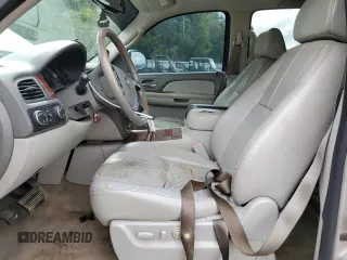 2008 Chevrolet Suburban LTZ with VIN 3GNFK16398G150750, listed as a Copart auction lot 70668964 with 281,440 mi miles and Salvage Title. Bid and sale history available at carsss.com. Image 7.