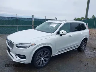 2024 Volvo XC90 Plus Bright Theme с VIN YV4062PE3R1181627, выставлен на аукционе IAAI как лот 42344215 с пробегом 24 443 миль миль и . История ставок и продаж доступна на DreamBid. Изображение 2.