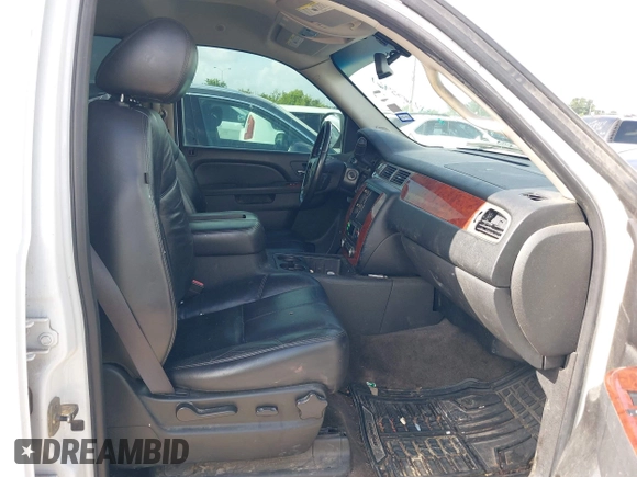 2011 Chevrolet Suburban LT with VIN 1GNSCJE09BR150452, listed as a IAAI auction lot 42655961 with 208,311 mi miles and . Bid and sale history available at DreamBid. Image 5.