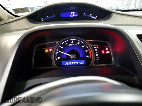 2008 Honda Civic LX z VIN 1HGFA16538L021789, wystawiony jako Copart lot #58223345 z przebiegiem 128 089 mil mil oraz Szkoda całkowita • Salvage title. Historia ofert i sprzedaży dostępna na DreamBid. Obrazek 9.