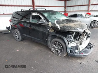 2018 Toyota Highlander LE with VIN 5TDBZRFH2JS855104, listed as a IAAI auction lot 42263950 with 51,070 mi miles and . Bid and sale history available at DreamBid. Image 1.