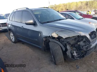 2012 BMW X5 35i z VIN 5UXZV4C5XCL985920, wystawiony jako IAAI lot #41883286 z przebiegiem Nie podano mil oraz . Historia ofert i sprzedaży dostępna na DreamBid. Obrazek 1.