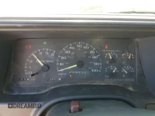 1997 Chevrolet Tahoe z VIN 3GNEK18R1VG112163, wystawiony jako Copart lot #58631925 z przebiegiem 213 262 mil mil oraz Tytuł czysty. Historia ofert i sprzedaży dostępna na DreamBid. Obrazek 9.
