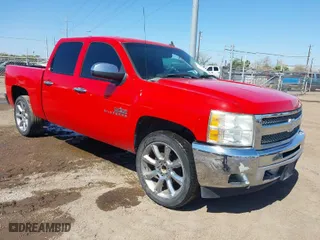 2012 Chevrolet Silverado 1500 LT with VIN 3GCPCSE04CG211583, listed as a IAAI auction lot 41673263 with 302,948 mi miles. Bid and sale history available at carsss.com. Image 1.