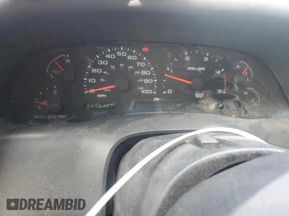 2004 Ford F-250 XL z VIN 1FTNX21P54EB05392, wystawiony jako Copart lot #57982065 z przebiegiem 244 312 mil mil oraz Czysty tytuł • Clean title. Historia ofert i sprzedaży dostępna na DreamBid. Obrazek 9.