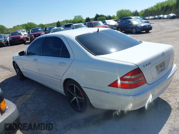 2000 Mercedes-Benz S-Class with VIN WDBNG70JXYA019842, listed as a IAAI auction lot 42056906 with 343,597 mi miles. Bid and sale history available at carsss.com. Image 3.