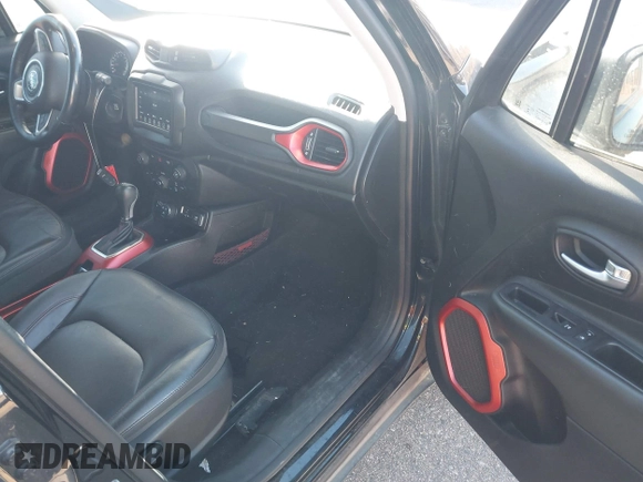 2018 Jeep Renegade Trailhawk with VIN ZACCJBCB4JPJ00887, listed as a IAAI auction lot 40981104 with 99,983 mi miles. Bid and sale history available at carsss.com. Image 5.