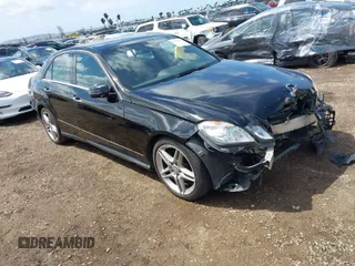2011 Mercedes-Benz E-Class E 350 Luxury with VIN WDDHF5GB2BA356992, listed as a IAAI auction lot 41928058 with 125,525 mi miles. Bid and sale history available at carsss.com. Image 1.
