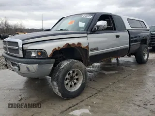 1996 Dodge 2500 with VIN 1B7KF23C0TJ138287, listed as a Copart auction lot 42435105 with 302,227 mi miles and Salvage Title. Bid and sale history available at carsss.com. Image 1.