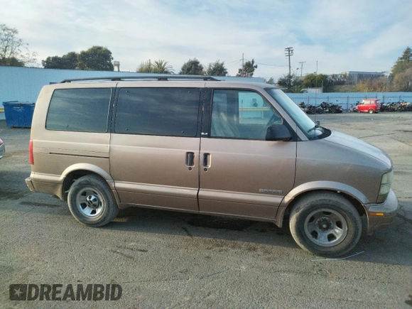 1998 GMC Safari z VIN 1GKDM19W8WB504543, wystawiony jako Copart lot #84896104 z przebiegiem Nie podano mil oraz Szkody całkowita. Historia ofert i sprzedaży dostępna na DreamBid. Obrazek 4.