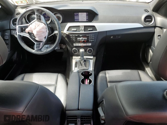 2013 Mercedes-Benz C 300 Sport z VIN WDDGF8AB0DR287004, wystawiony jako Copart lot #63068595 z przebiegiem 51 276 mil mil oraz Szkoda całkowita • Salvage title. Historia ofert i sprzedaży dostępna na DreamBid. Obrazek 8.