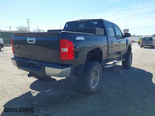 2008 Chevrolet Silverado 1500 LT w/1LT with VIN 2GCEK13M181171750, listed as a IAAI auction lot 41760188 with 160,625 mi miles. Bid and sale history available at carsss.com. Image 4.