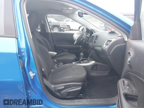2020 Jeep Compass Sport with VIN 3C4NJDAB0LT142611, listed as a IAAI auction lot 41769615 with 93,753 mi miles. Bid and sale history available at carsss.com. Image 5.