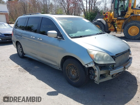 2007 Honda Odyssey Touring with VIN 5FNRL38867B122822, listed as a IAAI auction lot 42145685 with 212,164 mi miles. Bid and sale history available at carsss.com. Image 1.